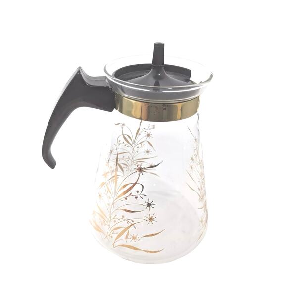 Vintage Pyrex mini gold Wheat Pattern Tea
Pot/Carafe/Pitcher with Lid 6” tall - Picture 3 of 4